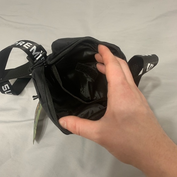 Supreme Shoulder Bag (Black) - Picture 4 of 5